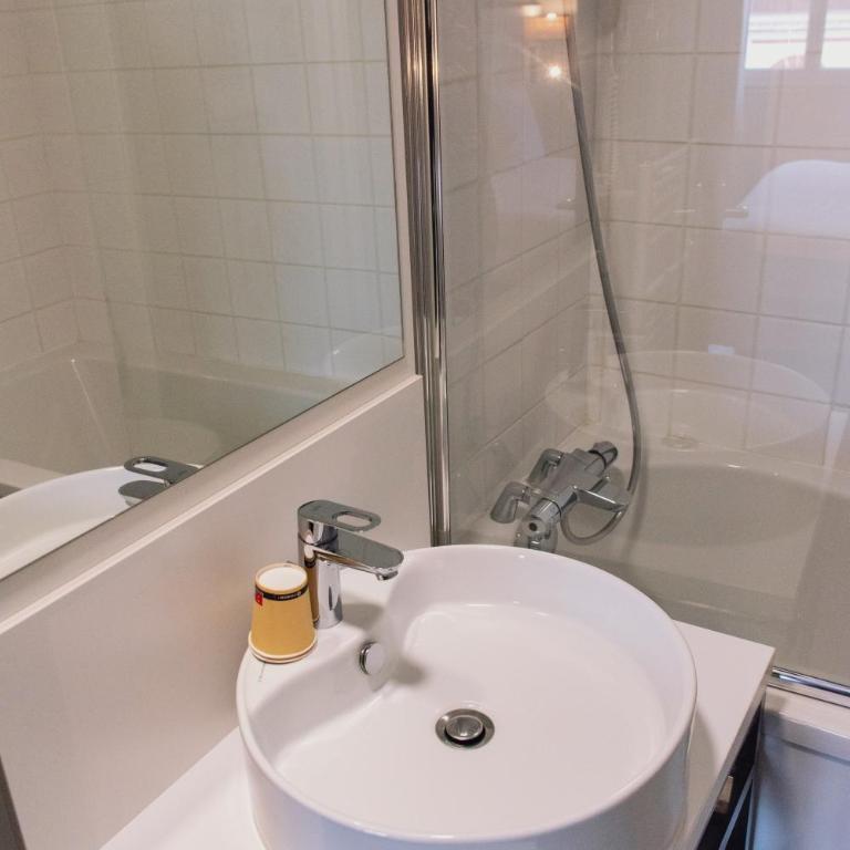 greet hotel Lille Gare Flandres - Groupe Accor - Chambre Pop avec Lit Double (sans Ascenseur) - 3