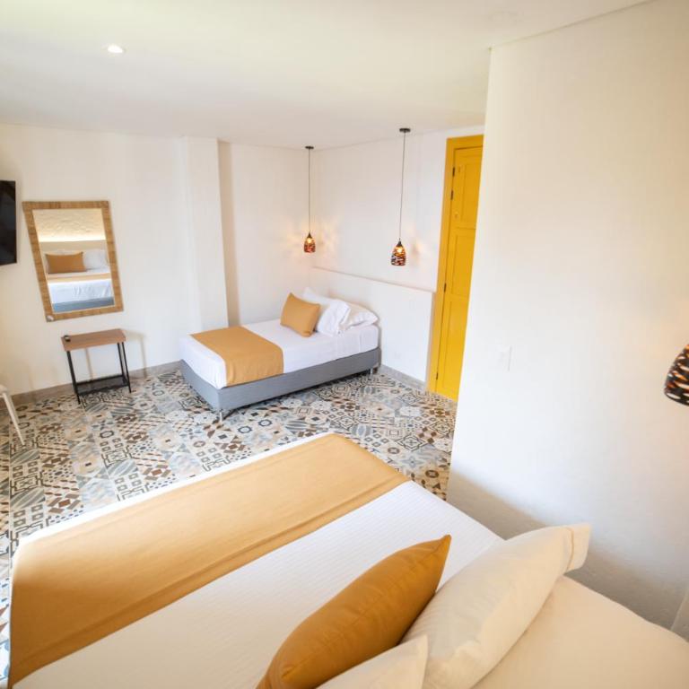 Casa Serafin Hotel - Triple Room with Balcony - 7