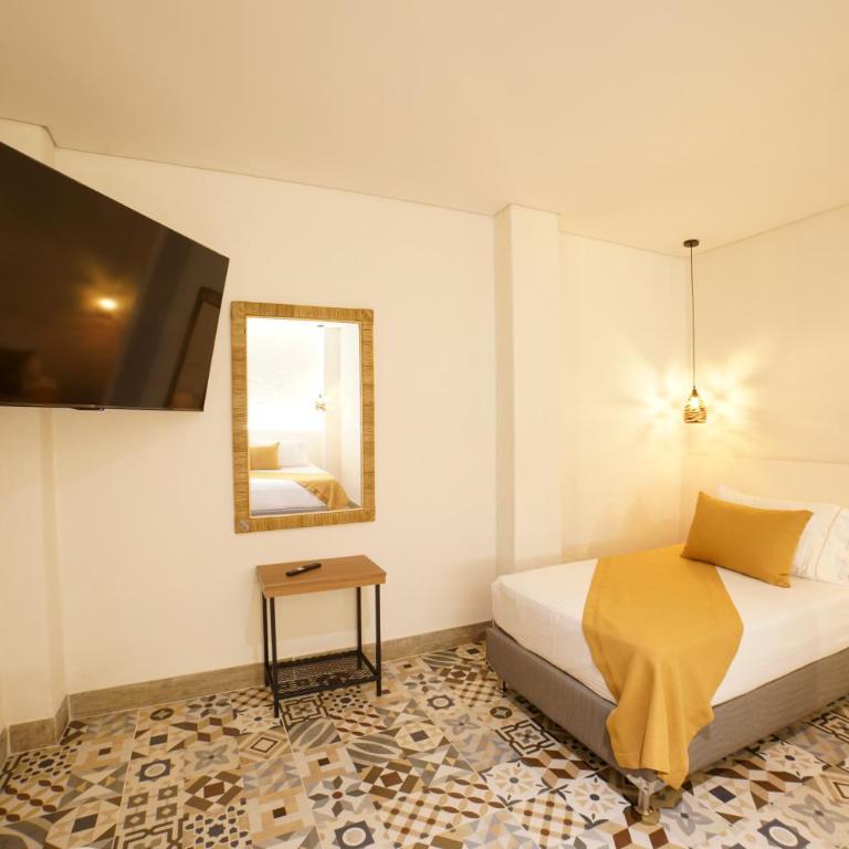 Casa Serafin Hotel - Triple Room with Balcony - 9
