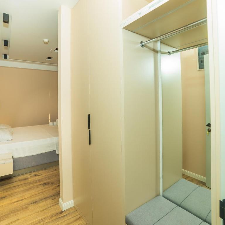 Hotel Umma - Apartman s 1 Spavaćom Sobom i Balkonom - 13