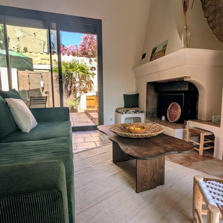 Charming & medieval village house completely renovated with great exterior and views - Maison 3 Chambres - 12