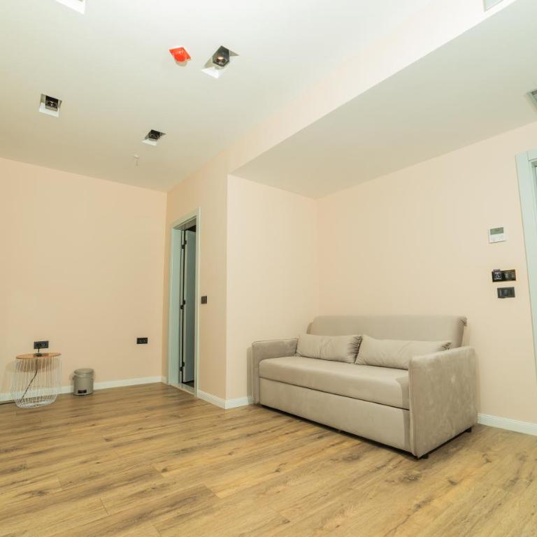 Hotel Umma - Apartman s 1 Spavaćom Sobom i Balkonom - 7