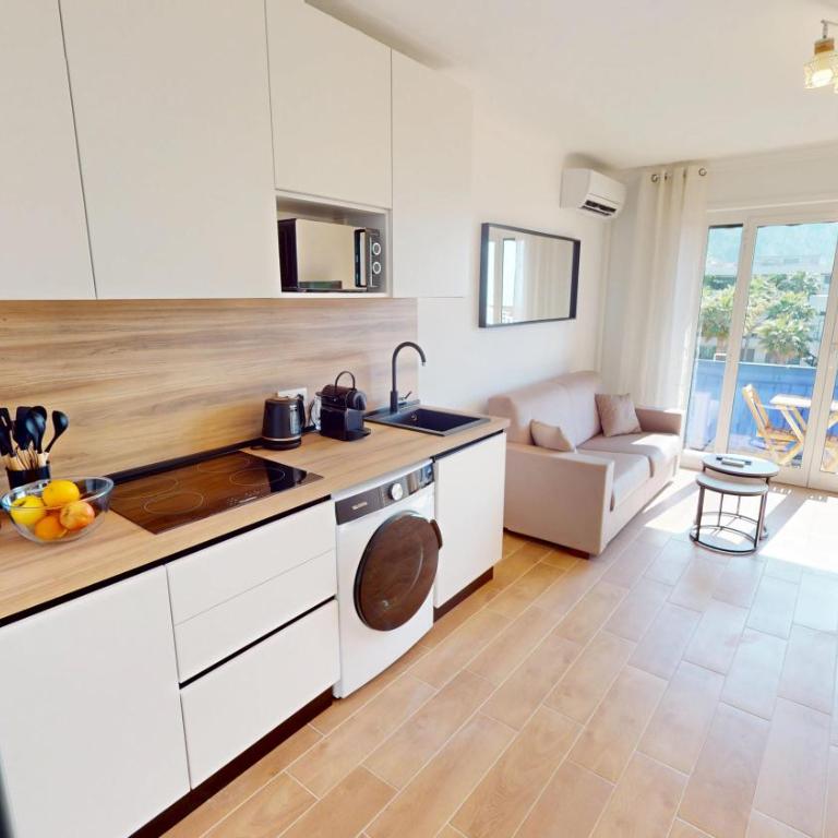55E - Superbe studio climatisé entièrement rénové au 5ème et dernier étage sur le bord de Mer de Menton - Monolocale - 6