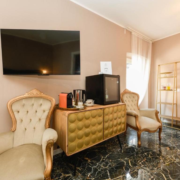 Prestige Suite Via Romagnoli - Camera Queen Deluxe - 6