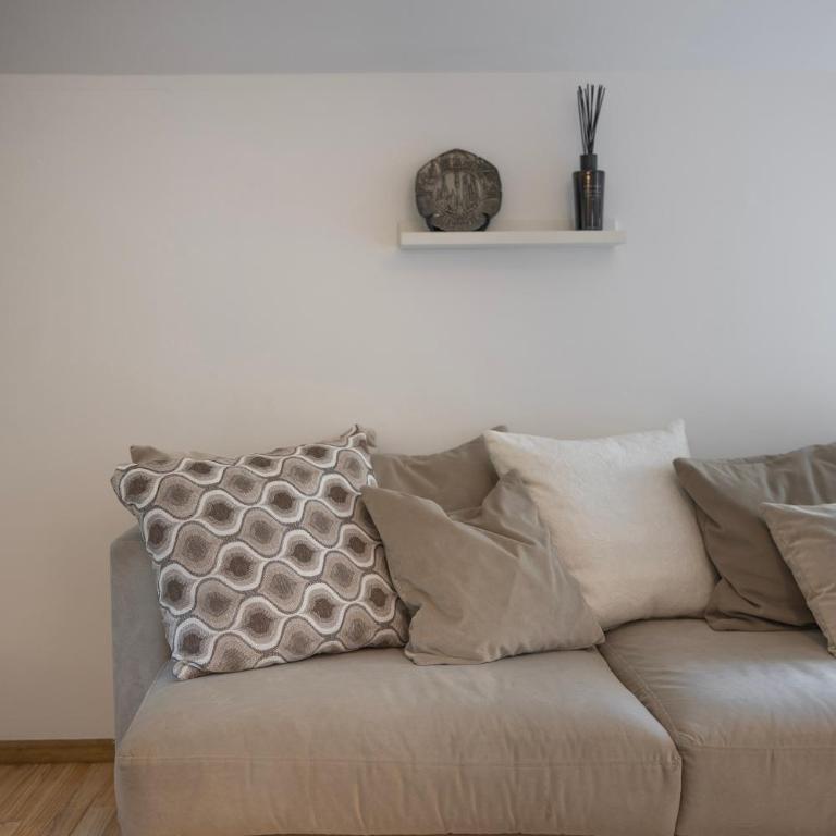 Emi Quiet & Cozy Stay - One-Bedroom Apartment - 4