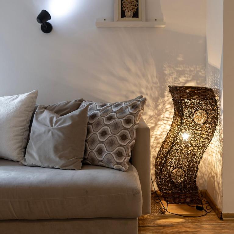 Emi Quiet & Cozy Stay - One-Bedroom Apartment - 8