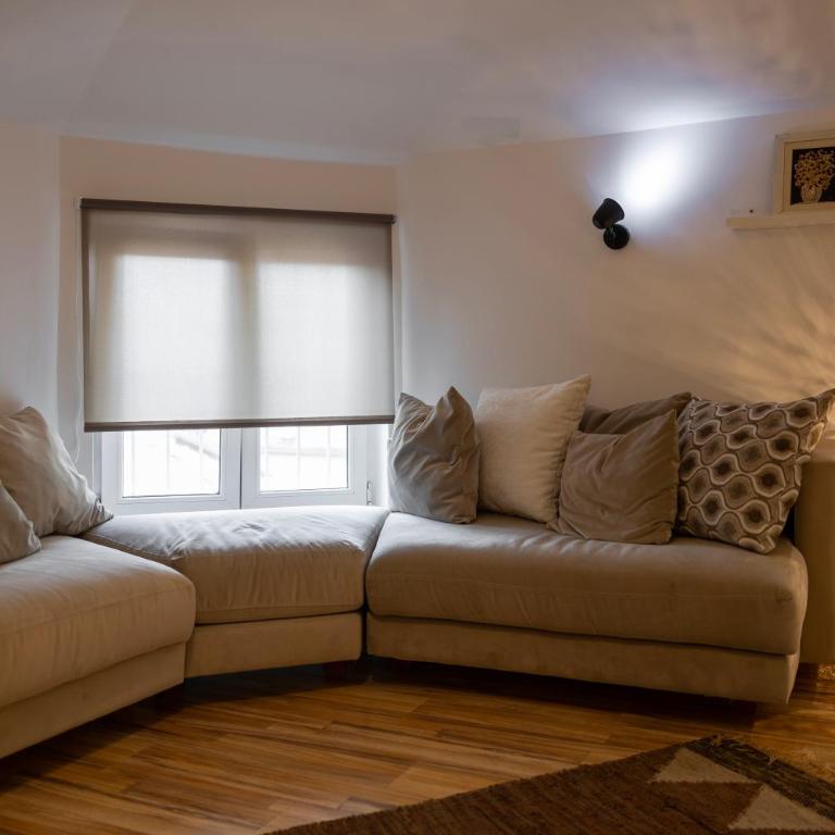 Emi Quiet & Cozy Stay - One-Bedroom Apartment - 6