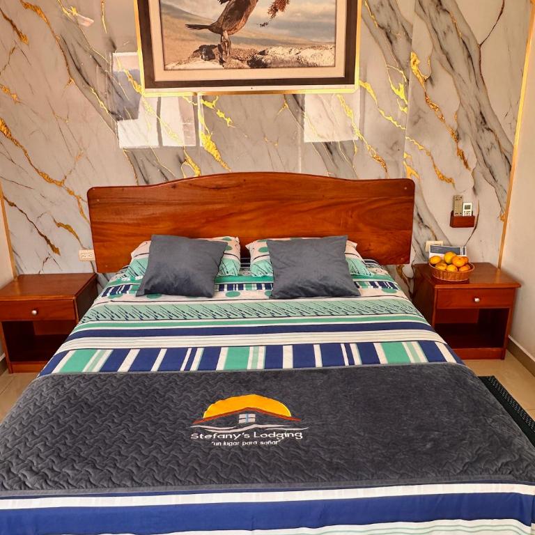 Stefany's Lodging - Queen Room with Pool View - Top Floor - 3