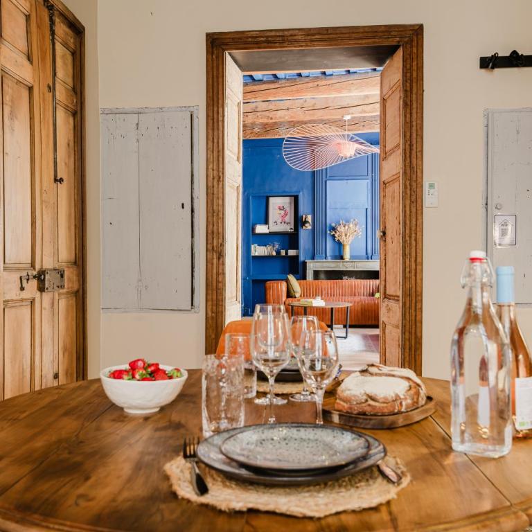 Unique character apartment - heart of Avignon - quiet & charming - One-Bedroom Apartment - 8