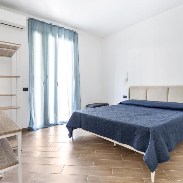 Villa Sandoval - King Suite with Balcony - 4