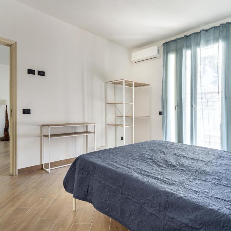 Villa Sandoval - King Suite with Balcony - 1