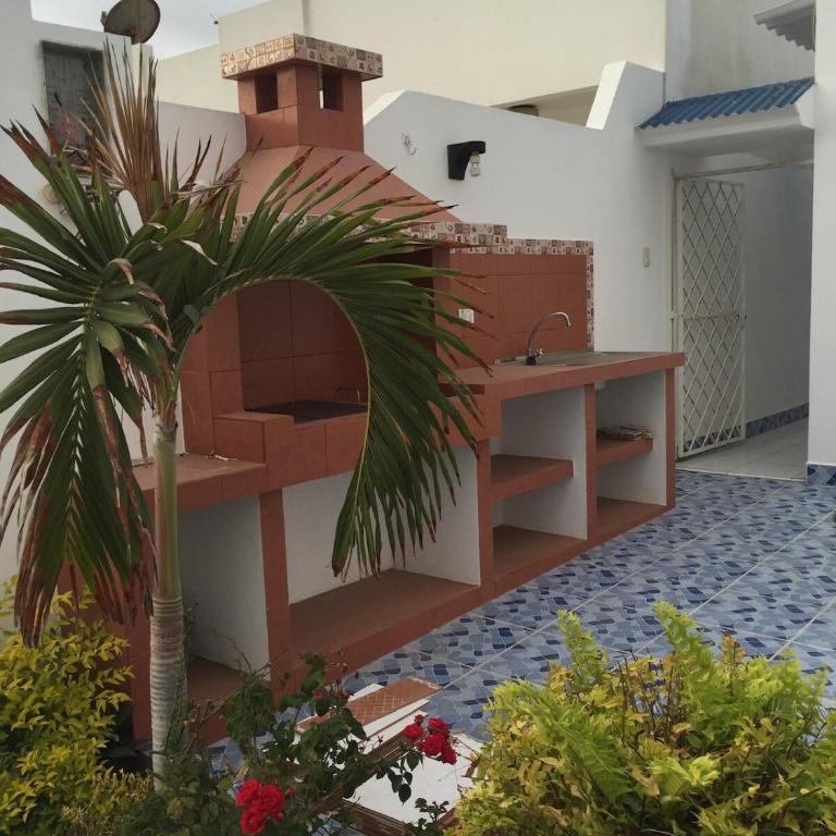 Alquilo acogedora villa Familiar en Salinas, a pocos minutos de centro comercial y playas! - Villa de 3 dormitorios - 2