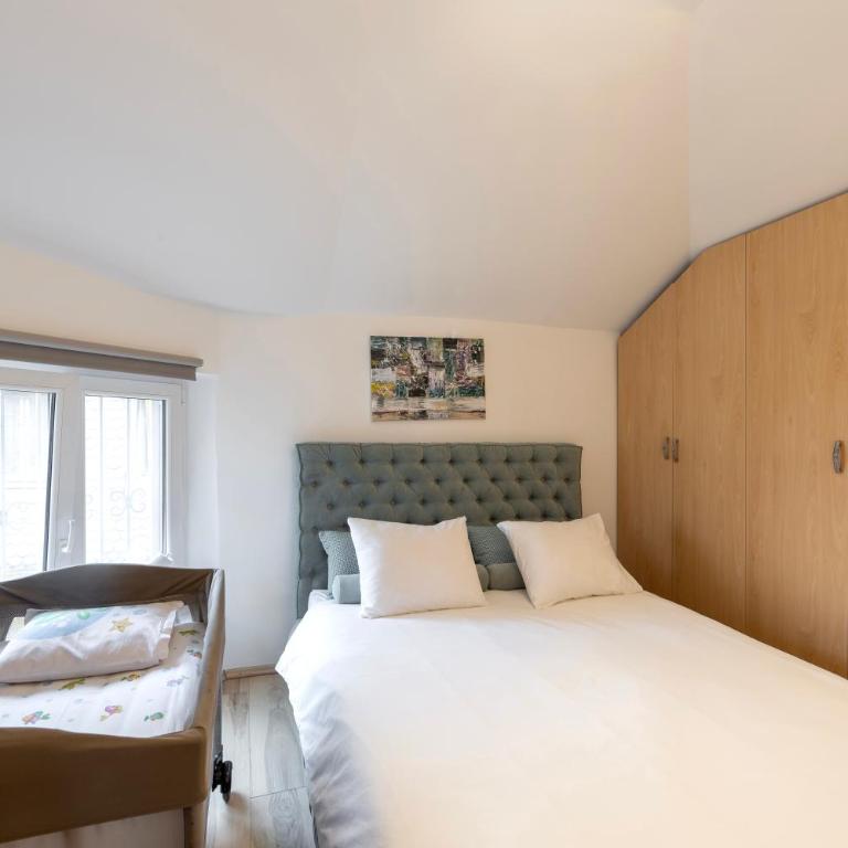 Emi Quiet & Cozy Stay - One-Bedroom Apartment - 38