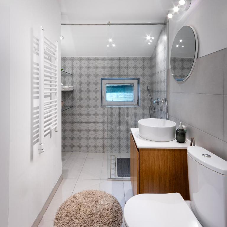 Emi Quiet & Cozy Stay - One-Bedroom Apartment - 45