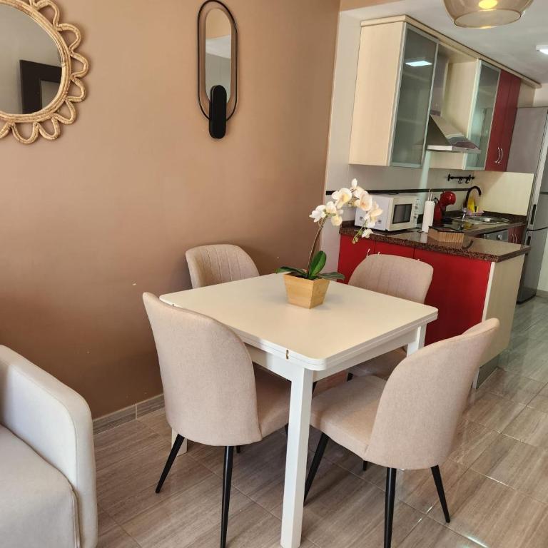 Ático Boutique con Piscina privada en el Solárium y Diseño Natural - Apartamento de 2 dormitorios - 64