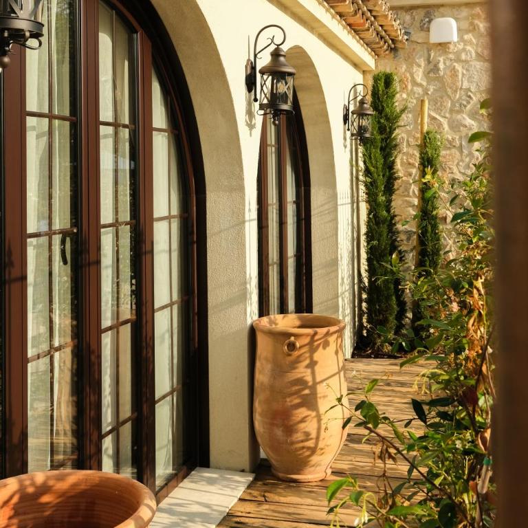 L'Abbaye Hôtel - Suite - Vue sur Piscine - 4