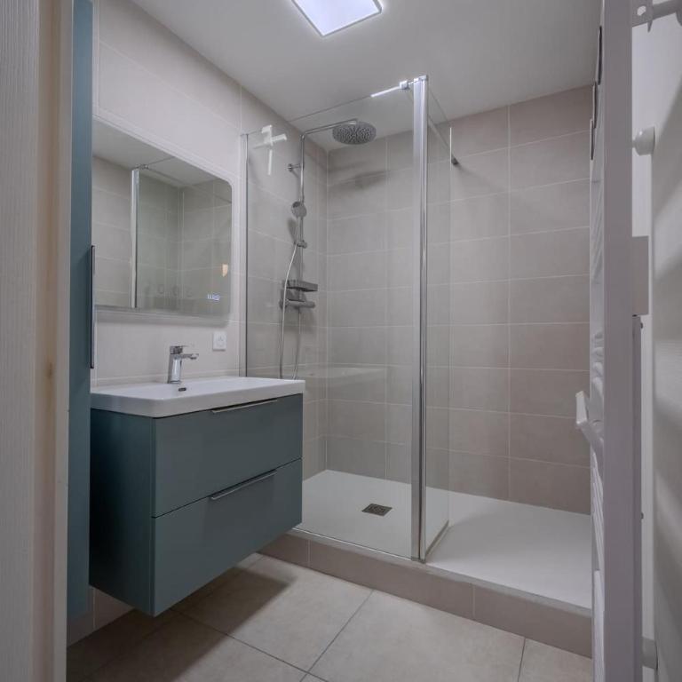 Les roseaux bleus - Two-Bedroom Apartment with Balcony - 35