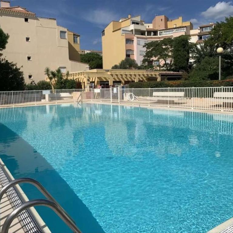 Appartement 3 pièces proche plage et commerces avec garage - FR-1-702-74 - Apartment - 1