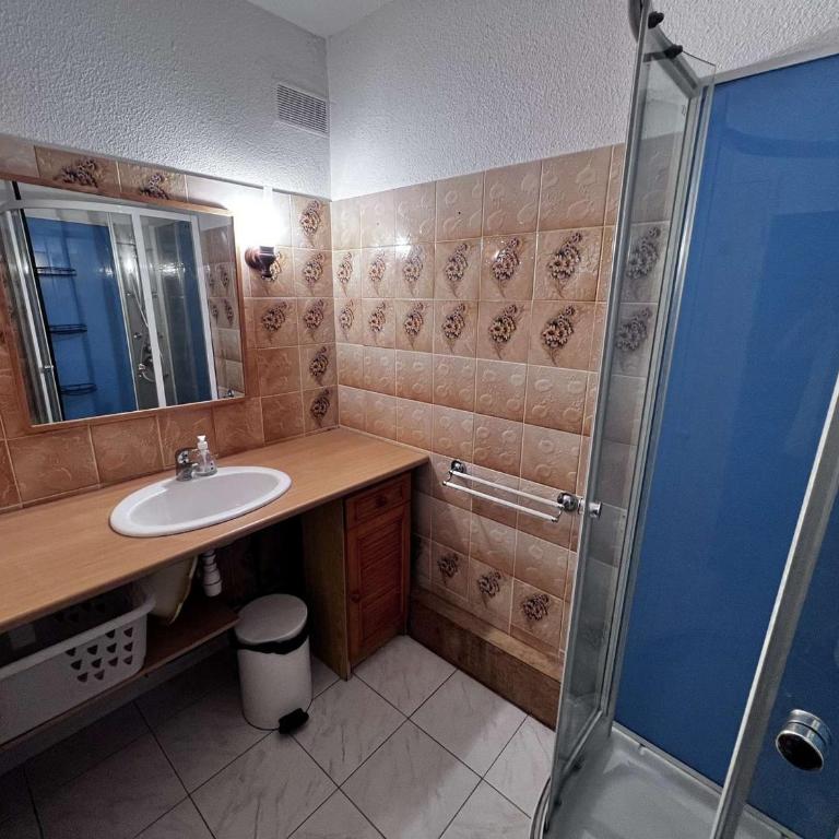 Appartement 3 pièces proche plage et commerces avec garage - FR-1-702-74 - Apartment - 17