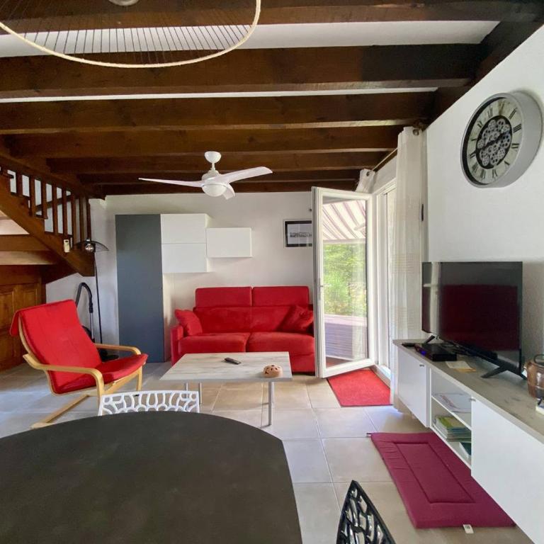 Maison mitoyenne proche centre, 3 pièces, 4 couchages, parking, Wi-Fi - Maison 2 Chambres - 5