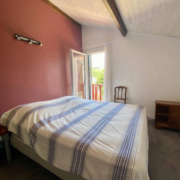 Maison mitoyenne proche centre, 3 pièces, 4 couchages, parking, Wi-Fi - Maison 2 Chambres - 11