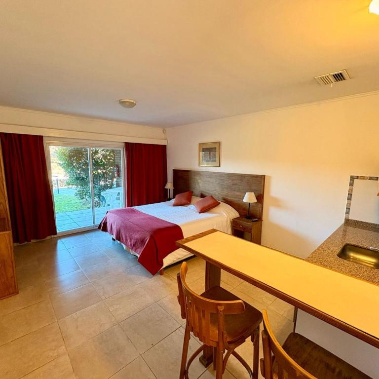 Hotel Rio Sauce - Estudio - 3