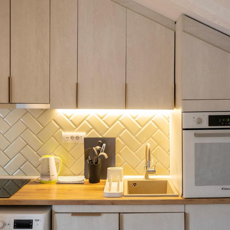 Emi Quiet & Cozy Stay - One-Bedroom Apartment - 17