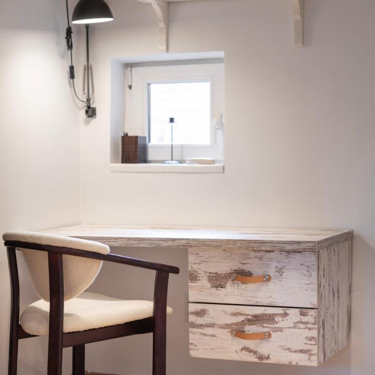 Emi Quiet & Cozy Stay - One-Bedroom Apartment - 55