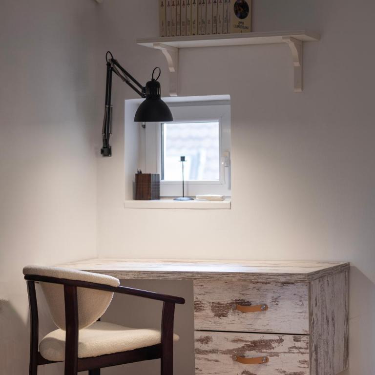 Emi Quiet & Cozy Stay - One-Bedroom Apartment - 54