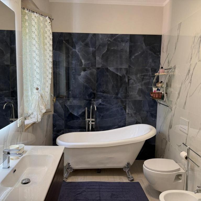 LUX Apt - 2Bedr with View and Parking - Two-Bedroom Apartment - 17