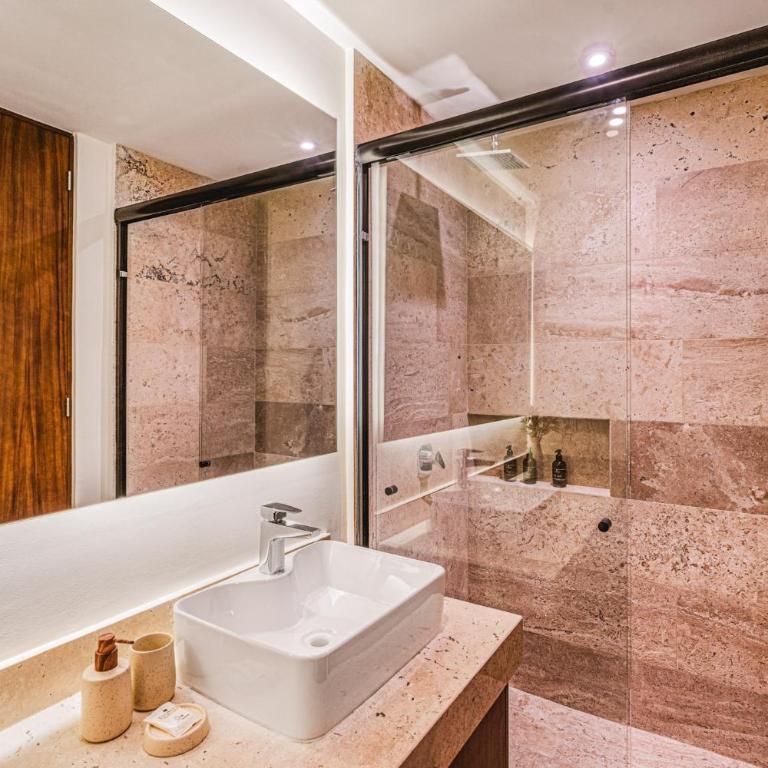 2 BR Bliss Stunning Rooftop Gym Osmosis Desk - Apartamento de 3 dormitorios - 9