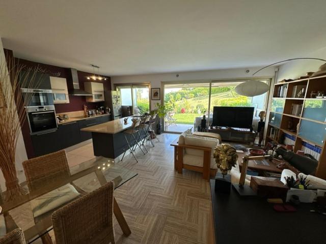 Spacieux appartement, Jardin, vue mer, calme - Appartement 1 Chambre - 18