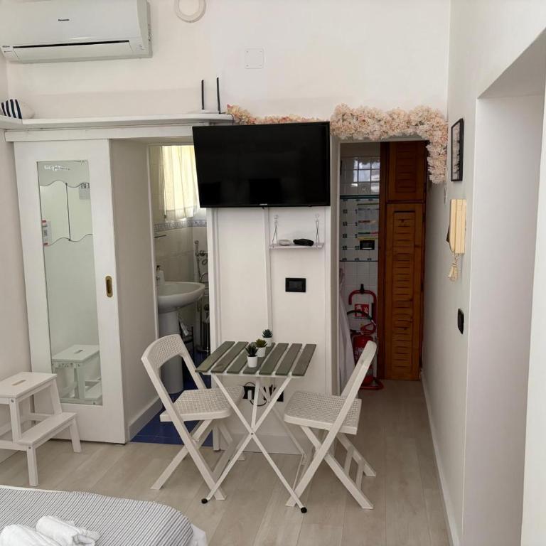 Chez Pépé - One-Bedroom Apartment - 8