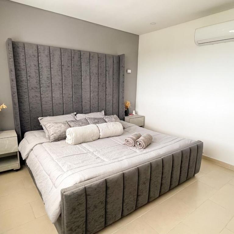 FB112 no usar - Three-Bedroom Apartment - 8