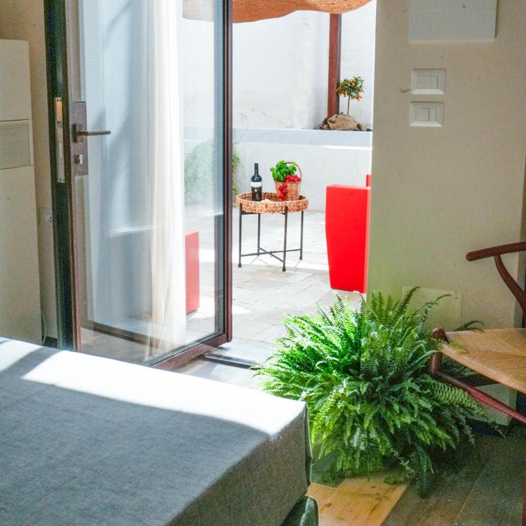 B&B Le volte leccesi - Triple Room with Pool View - 13