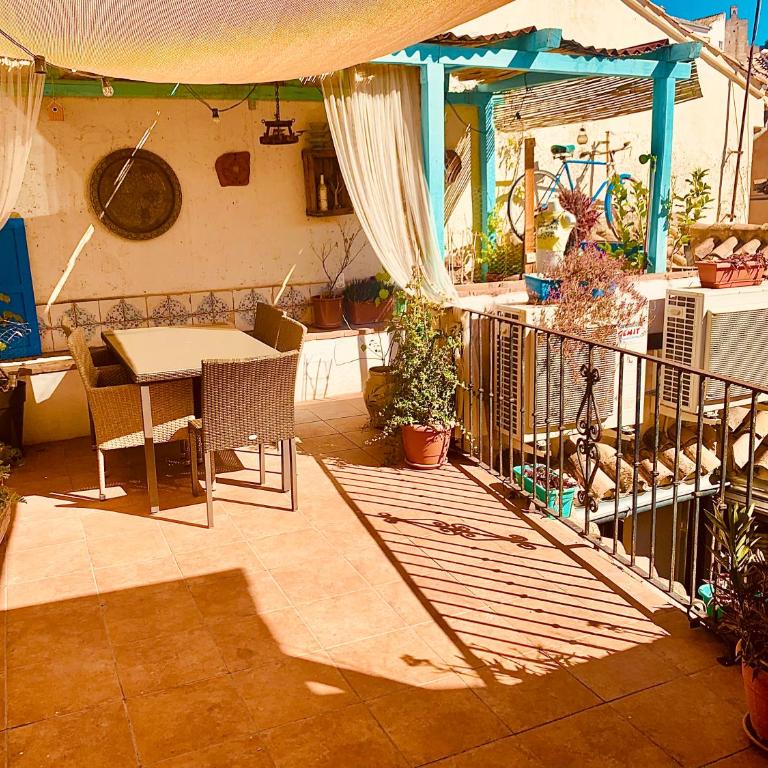 La Casa Rota de Granada - Four-Bedroom House - 6