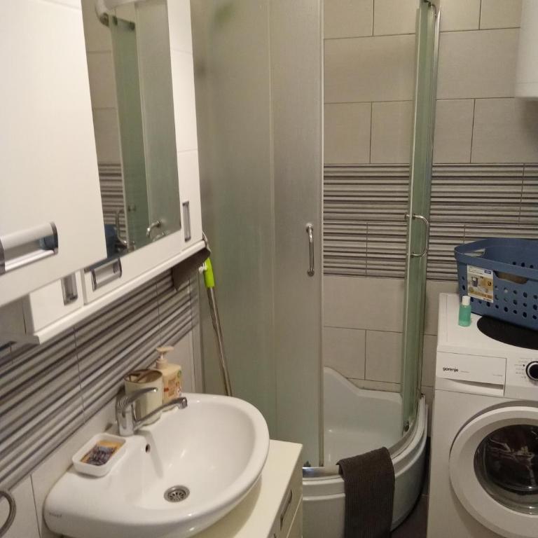 Vlado - One-Bedroom Apartment - 7