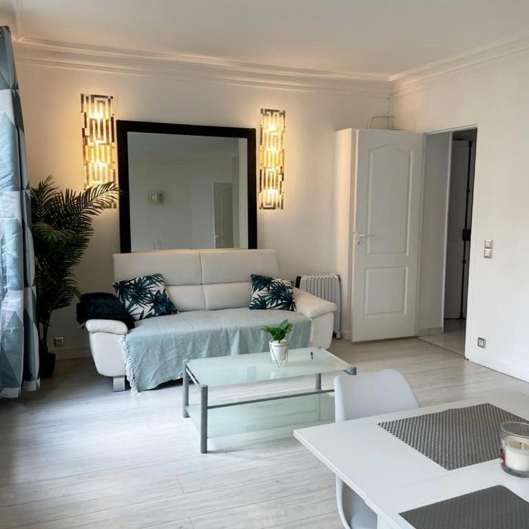 Appartement 75017 proche Parc Monceau - Appartamento con 1 Camera da Letto - 1