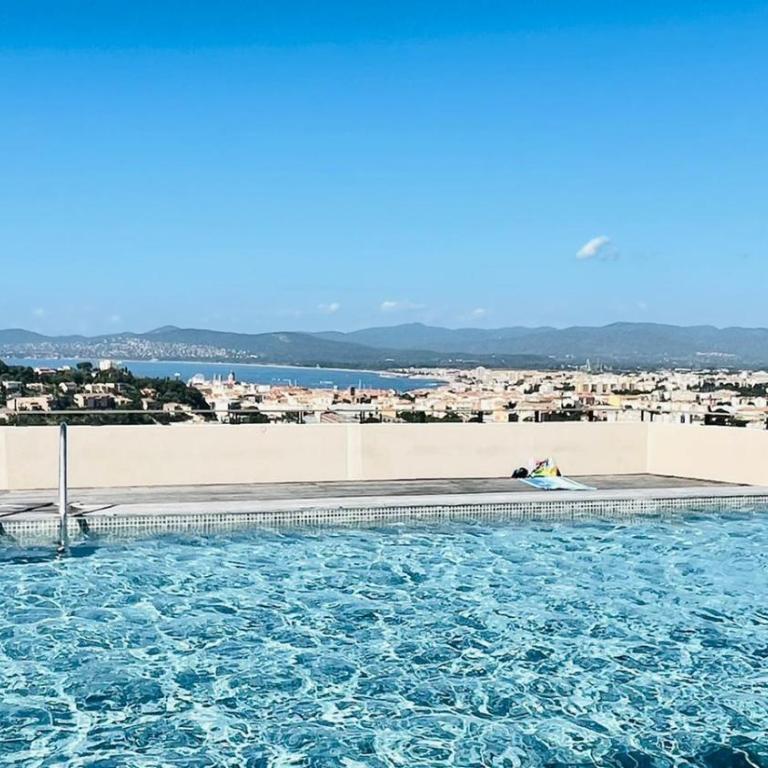 Très bel appartement -résidence avec piscine sur le toit et vue panoramique - Apartment mit 2 Schlafzimmern - 9