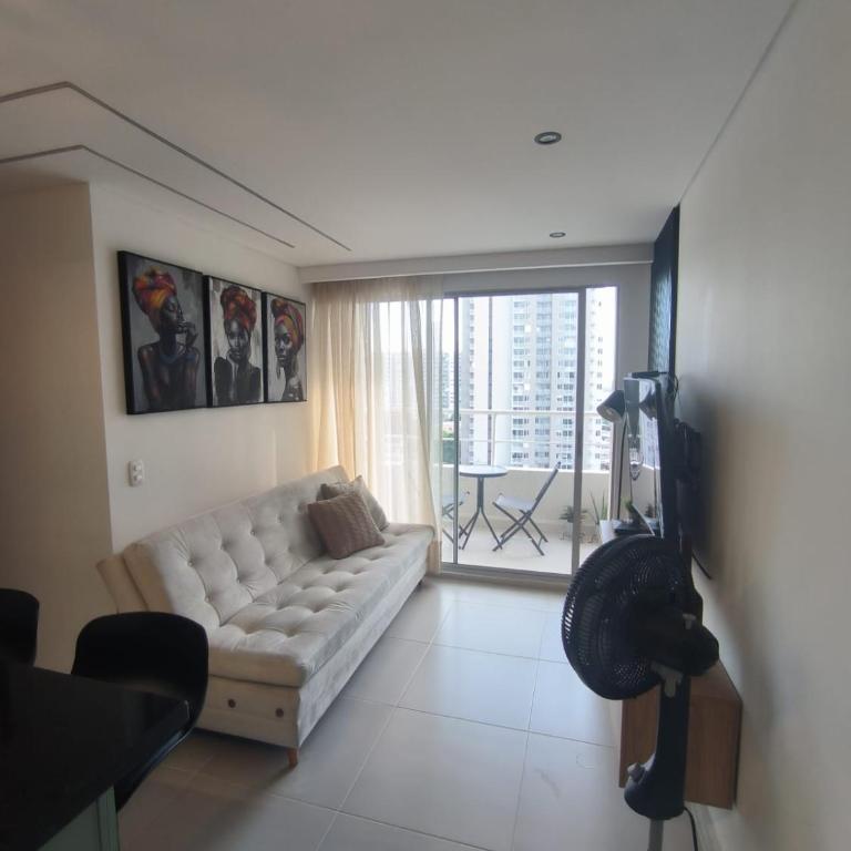 Apartamento cómodo de 3 habitaciones con piscina cerca al mar en Cartagena - Three-Bedroom Apartment with Water View - 15