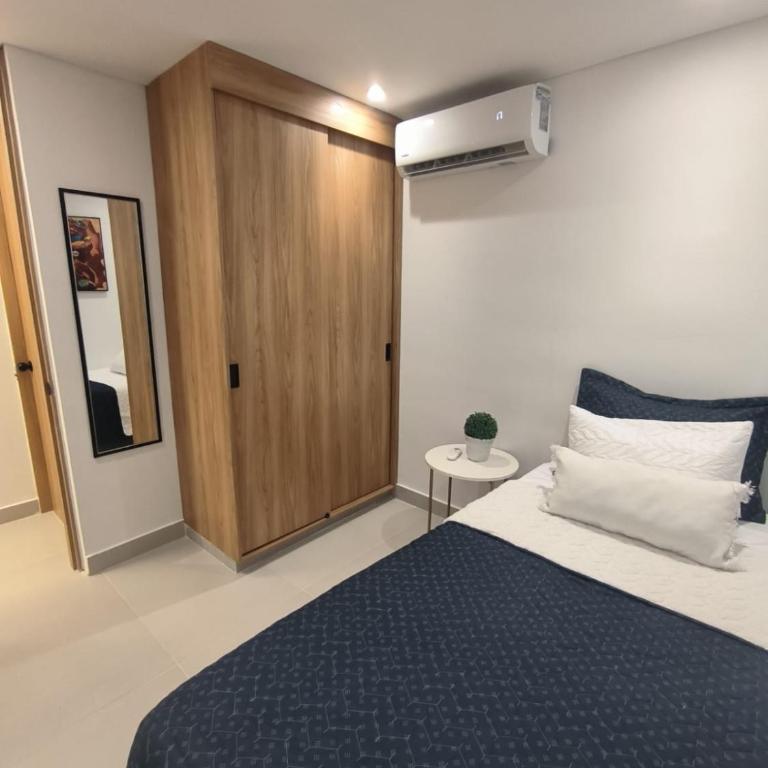 Apartamento cómodo de 3 habitaciones con piscina cerca al mar en Cartagena - Three-Bedroom Apartment with Water View - 22