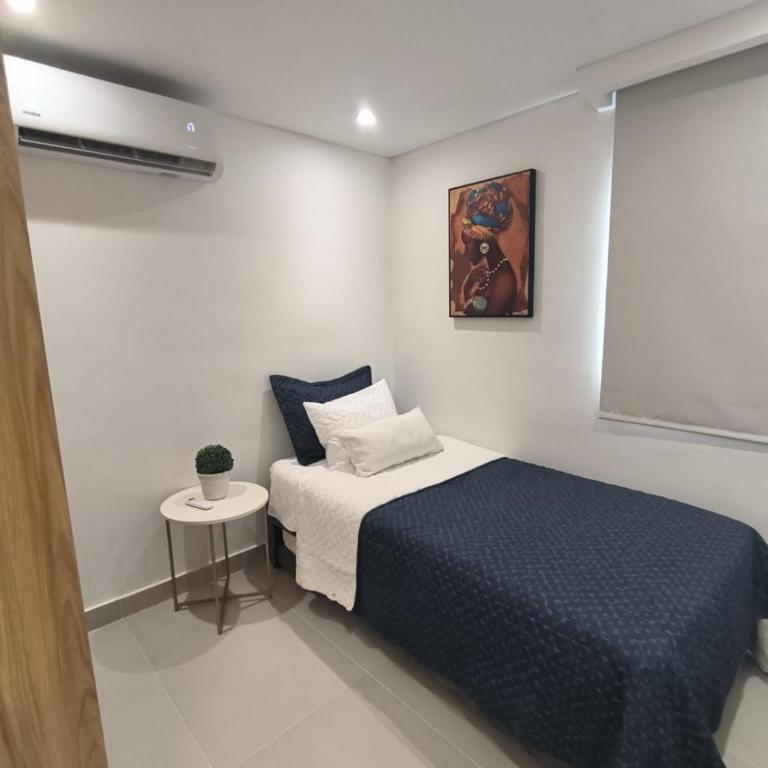 Apartamento cómodo de 3 habitaciones con piscina cerca al mar en Cartagena - Three-Bedroom Apartment with Water View - 23