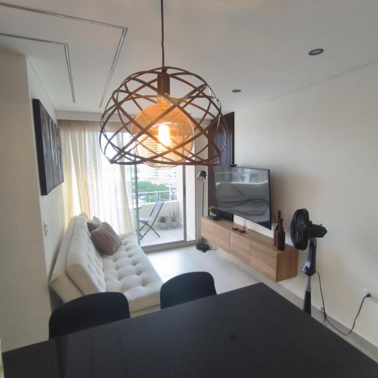 Apartamento cómodo de 3 habitaciones con piscina cerca al mar en Cartagena - Three-Bedroom Apartment with Water View - 17