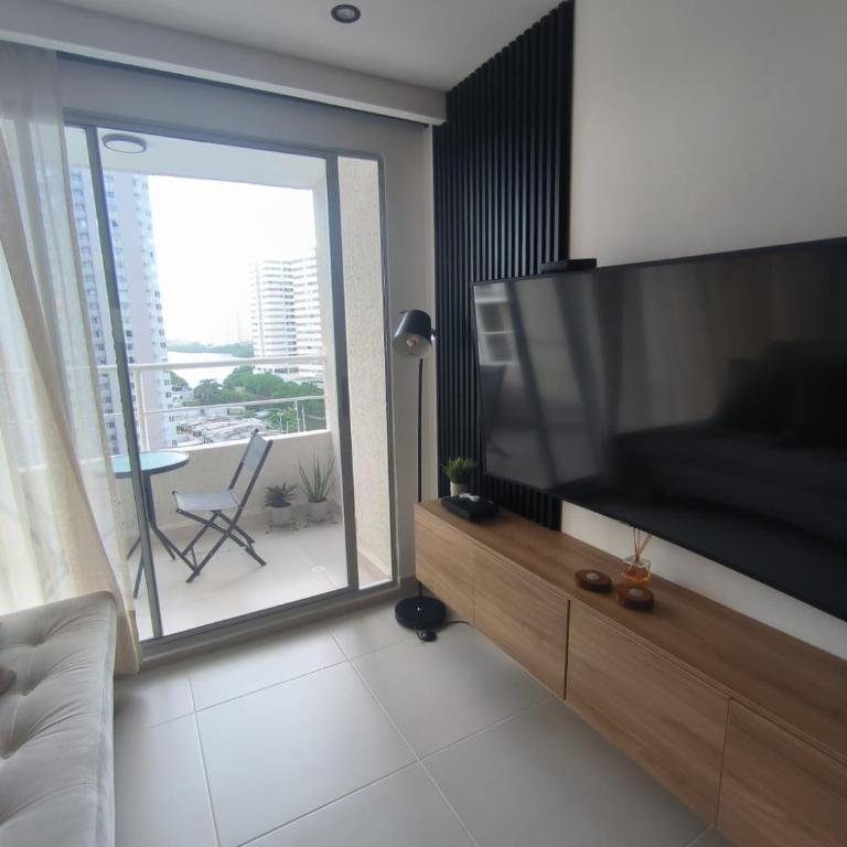 Apartamento cómodo de 3 habitaciones con piscina cerca al mar en Cartagena - Three-Bedroom Apartment with Water View - 18