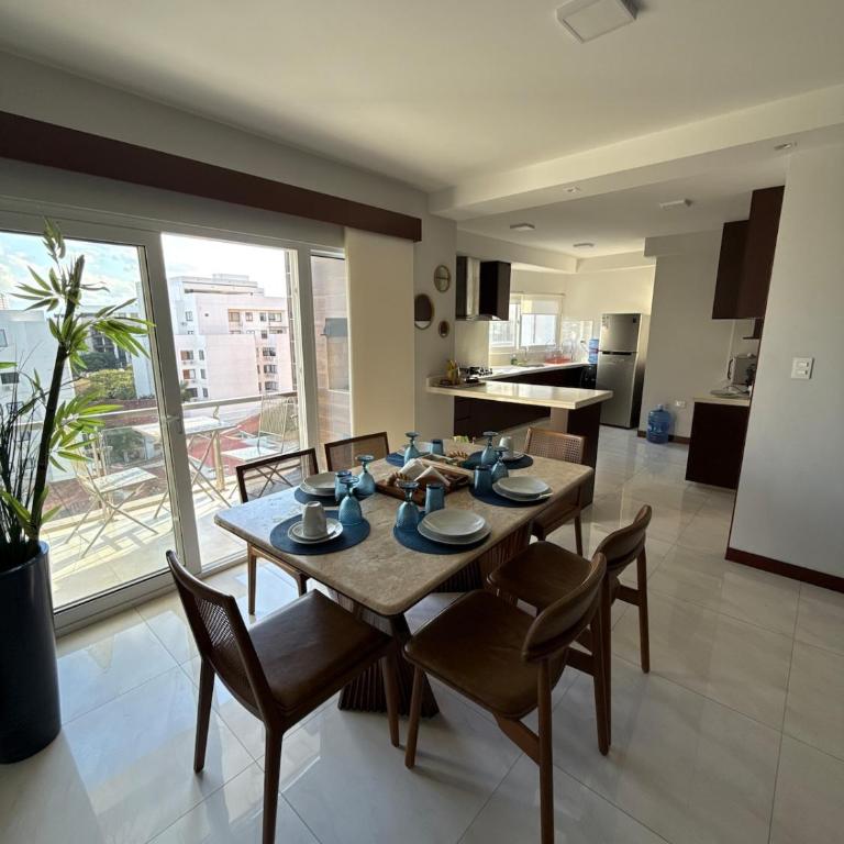 Lujoso y Amplio Departamento - Two-Bedroom Apartment - 35