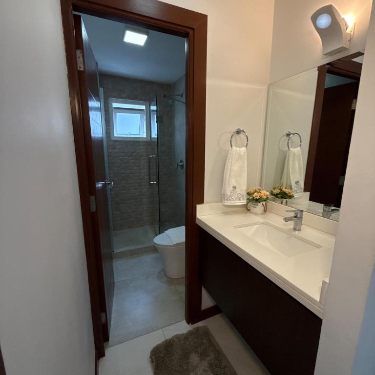 Lujoso y Amplio Departamento - Two-Bedroom Apartment - 50