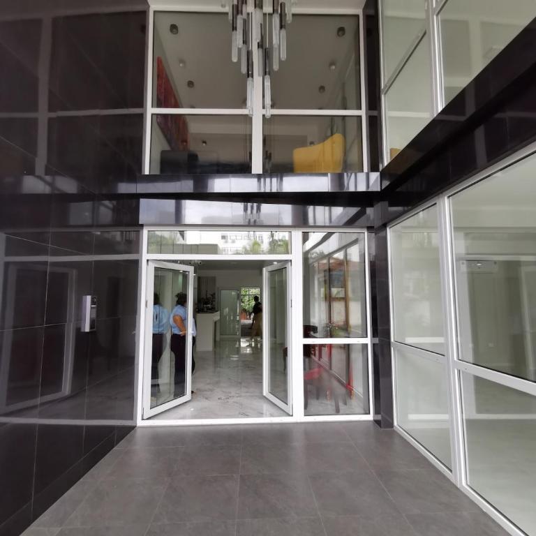 Lujoso y Amplio Departamento - Two-Bedroom Apartment - 75