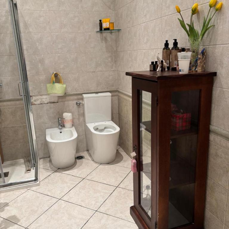 A Casa di ELY - Camera Familiare con Bagno Privato - 10