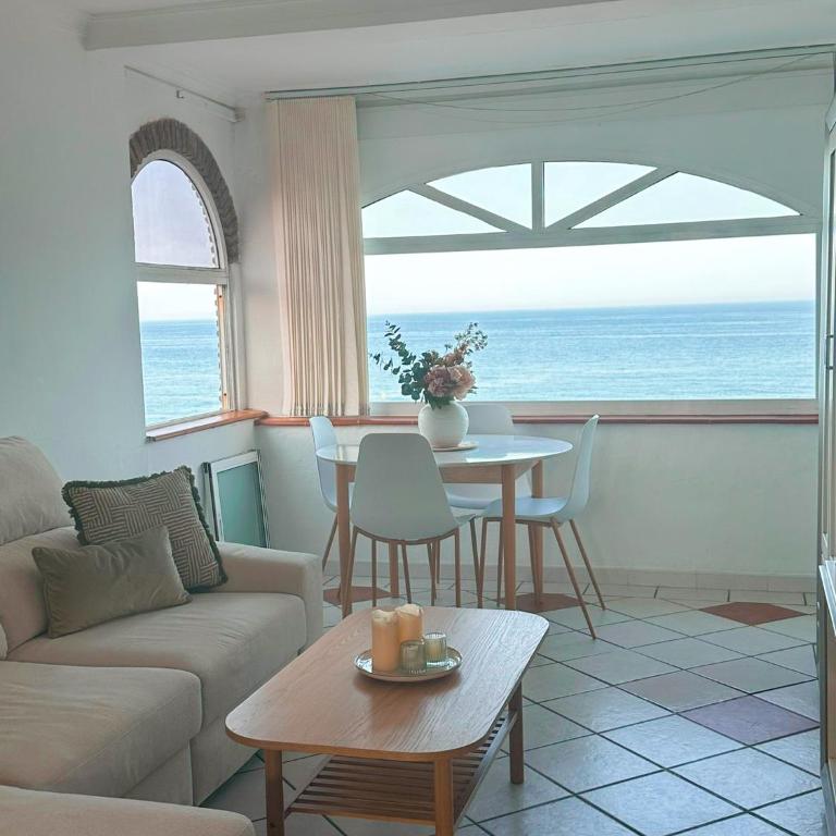 Charming Townhouse in El Faro, Spain, Studding Sea View & Community Pool - Casa de 2 dormitorios - 3