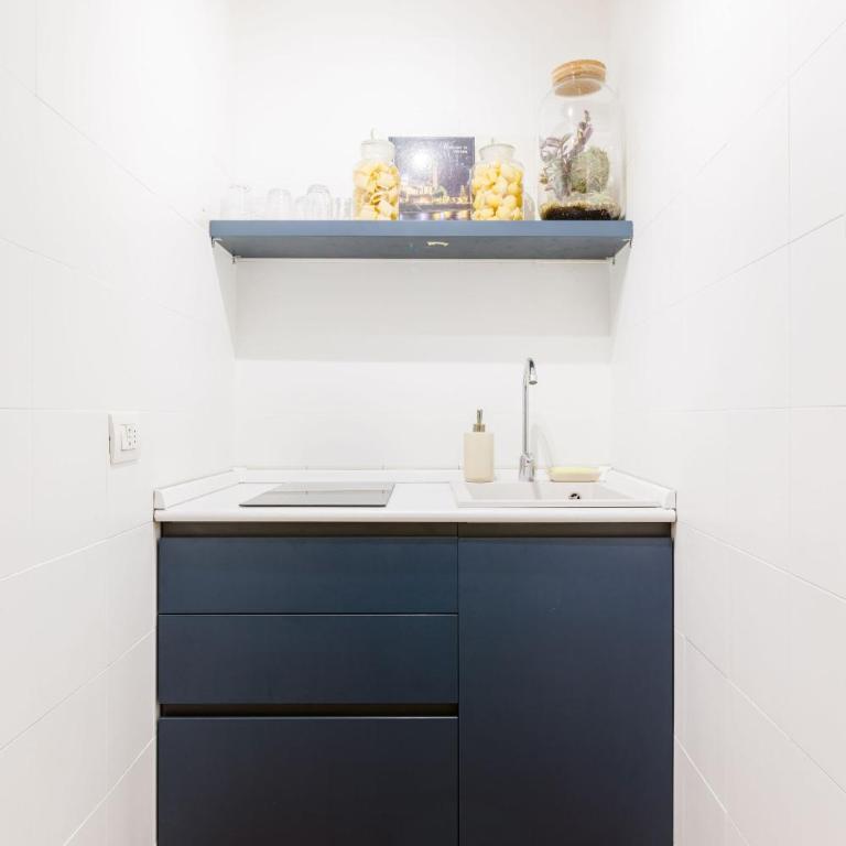 Dimora delle Erbe - a 20 passi da Piazza Erbe - One-Bedroom Apartment - 12
